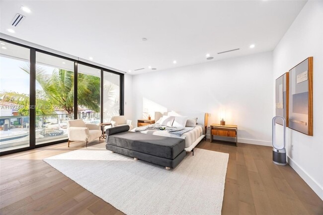 Building Photo - 3367 NE 168th St