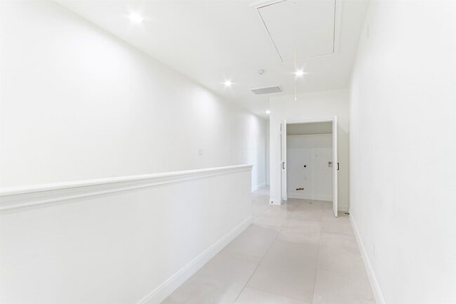 Building Photo - 4008 Bennington St