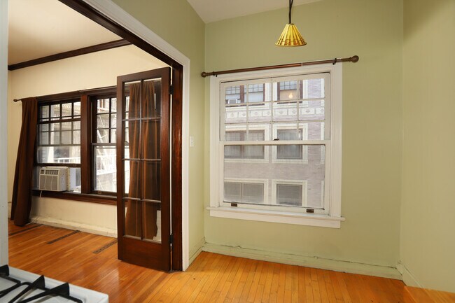 Building Photo - 2121 James M Wood Blvd