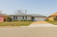 Building Photo - Beautiful home for lease near Hefner & Penn