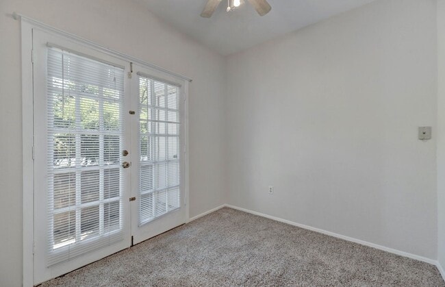 Building Photo - 2801 Rio Grande St