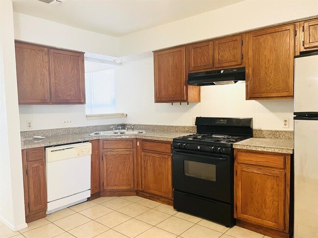 Building Photo - 8905 Curlew Dr