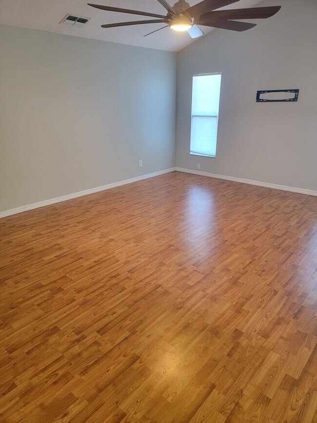Building Photo - Beautiful 3/2/2 Pool Home in Beverly Hills!!!