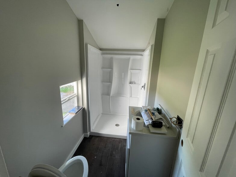 Bathroom - 407 W Boston St