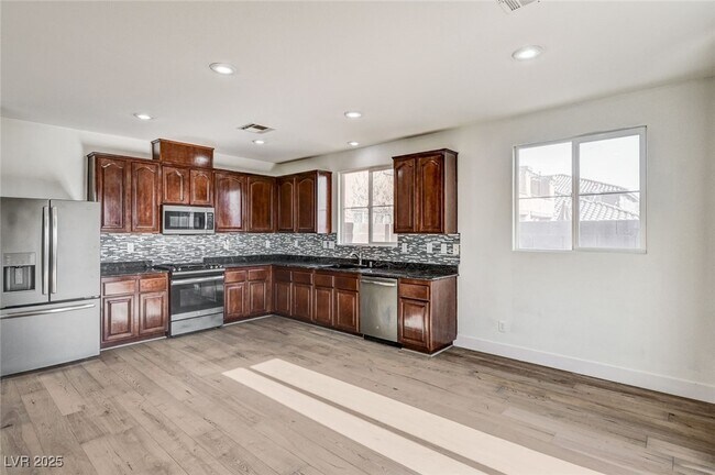 Building Photo - 6935 Galeria Posada Ave