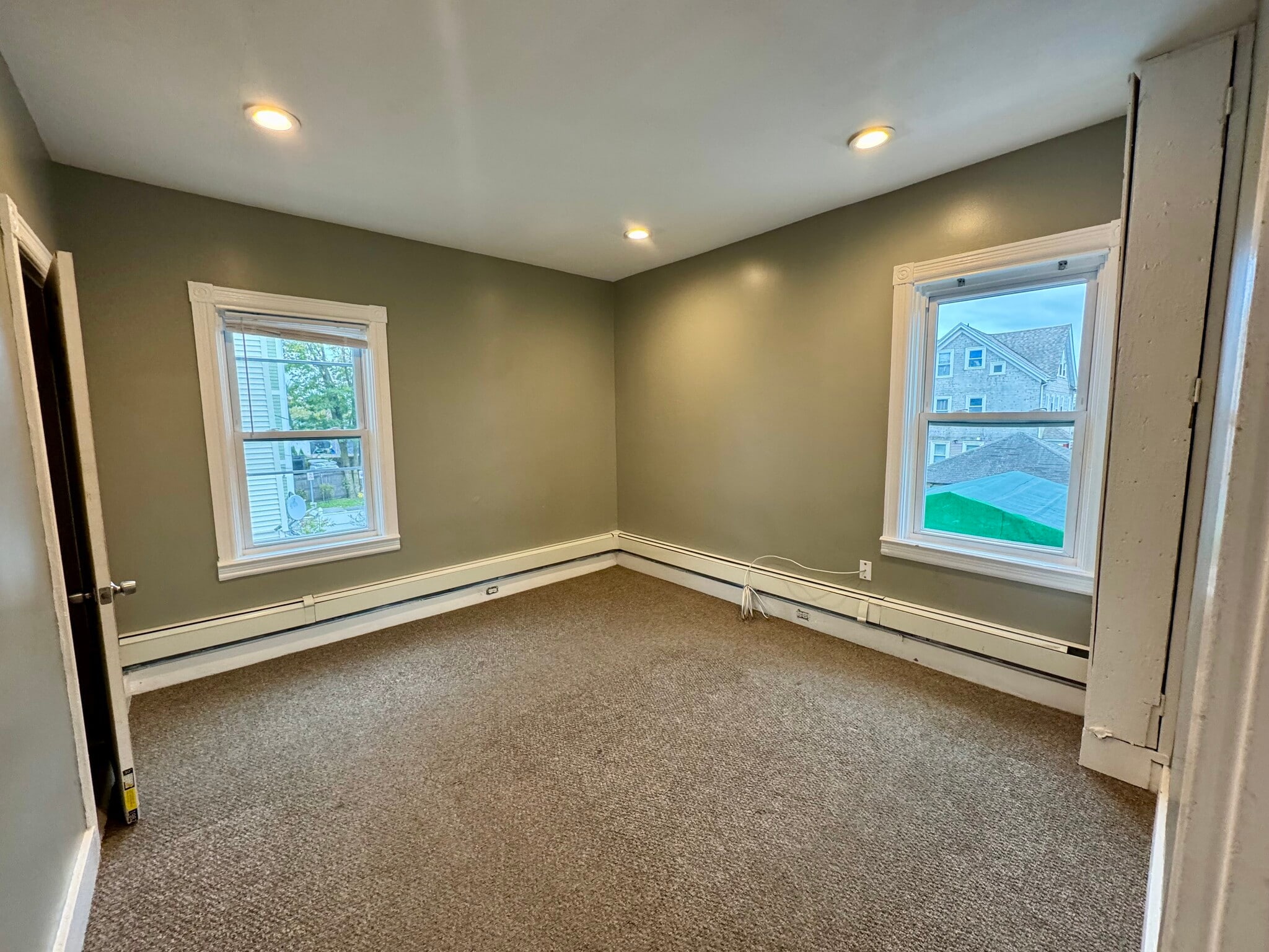 Building Photo - 61 John St