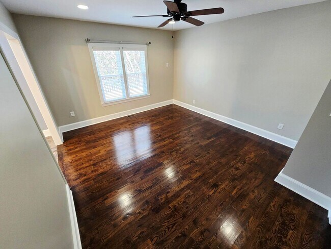 Building Photo - Charming Brick Home for Rent in Burlington