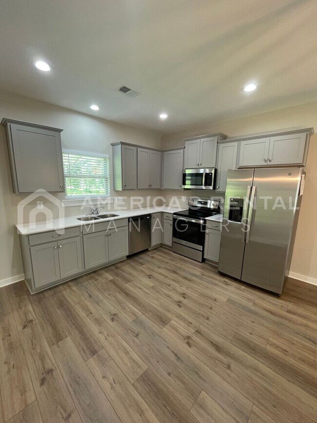Building Photo - Home for Rent in Weaver, AL!!! Available to View Now!!! DEPOSIT PENDING!