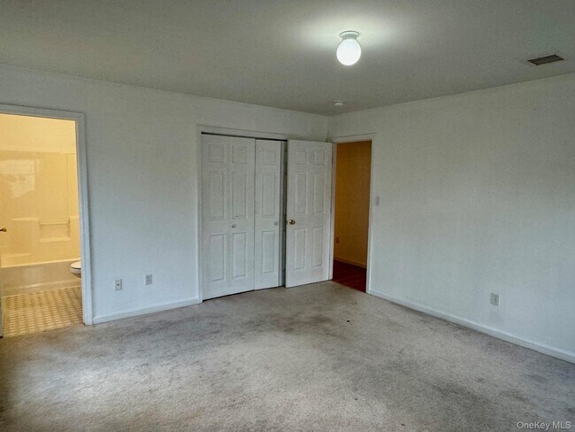 Building Photo - 18 Penny Ln