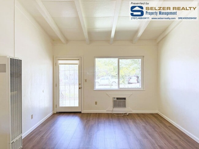 Building Photo - 204 S Hortense St