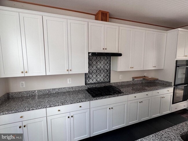 Building Photo - 42377 Abney Wood Dr