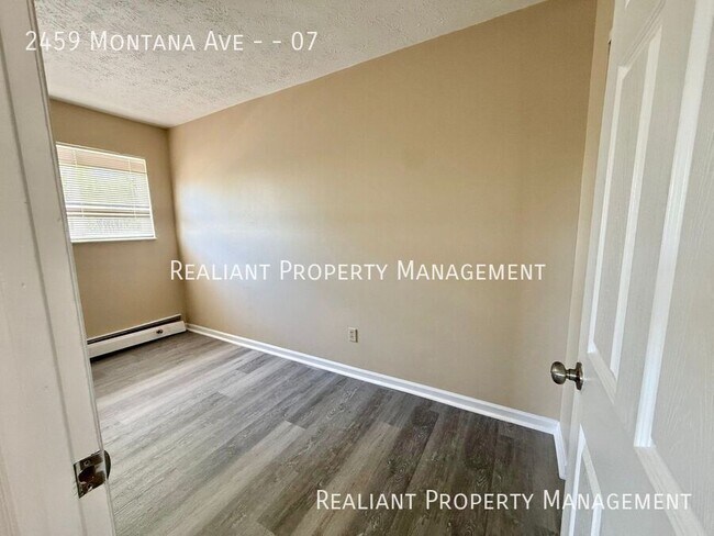 Building Photo - 2459 Montana Ave