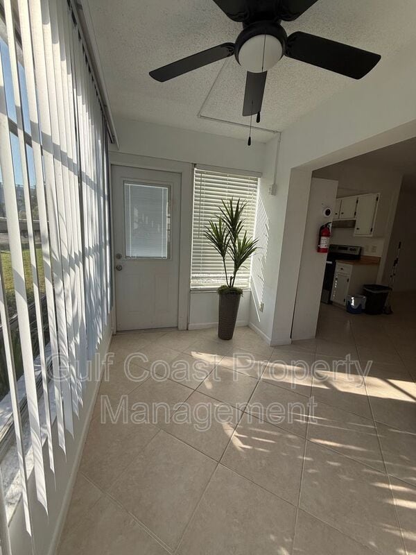 Building Photo - 7035 Cedarhurst Dr