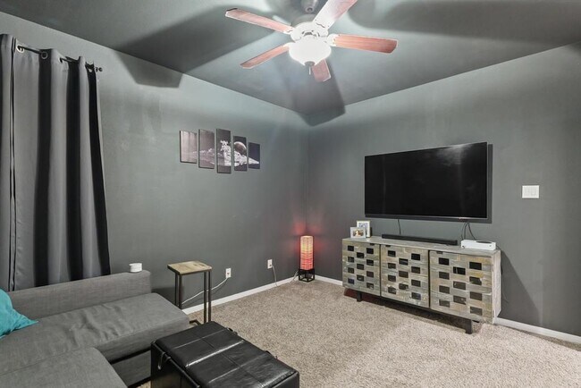 Building Photo - 18018 Svensson Slade Ln