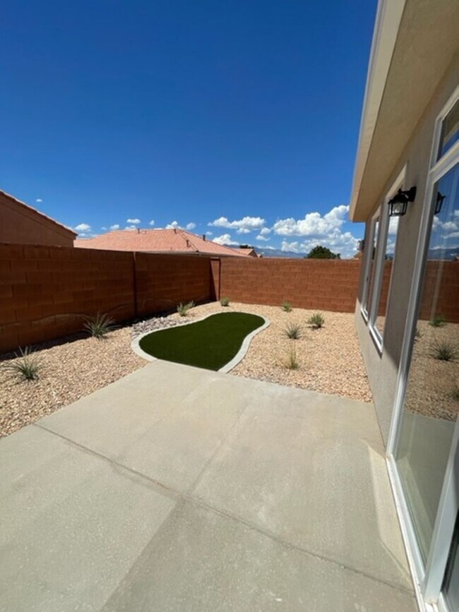Building Photo - 2446 S 630 W