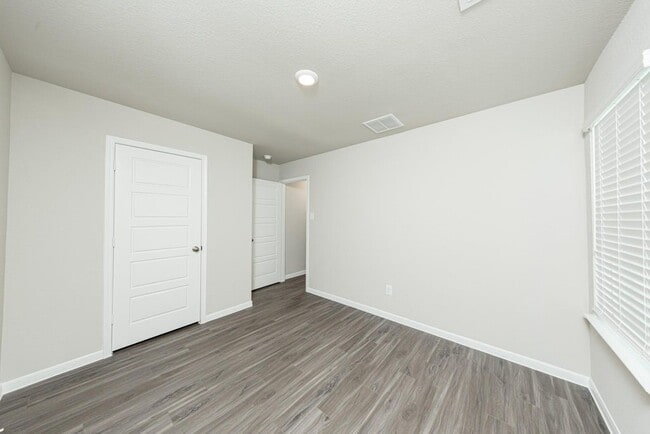 Building Photo - 15631 Buffalo Mdw Ct