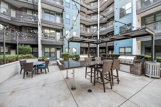 Building Photo - 5454 Washington St