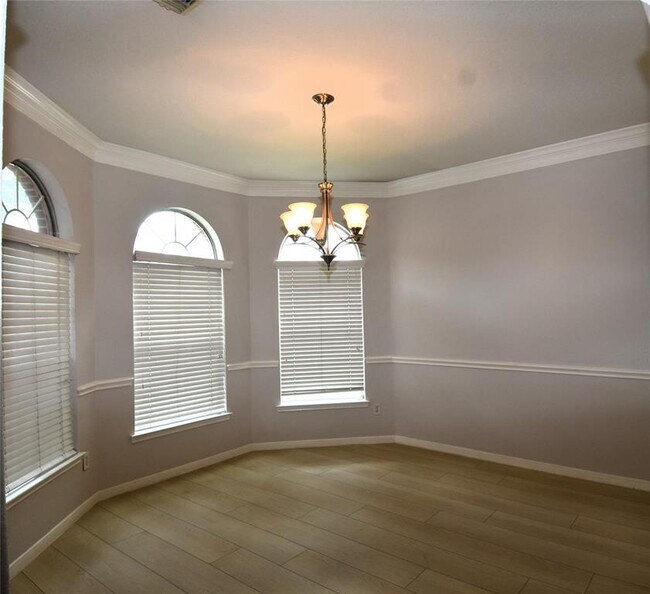 Building Photo - 6330 Bennington Springs Dr