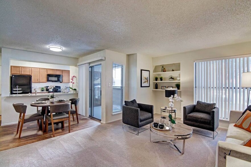 Building Photo - Motif