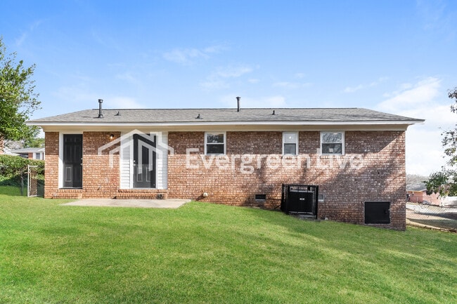 Building Photo - 2508 Dexter Rd