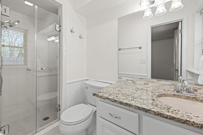 Building Photo - Updated Edmond 3BR Home – Walk to Orvis Risner Elementary – Easy OKC Commute