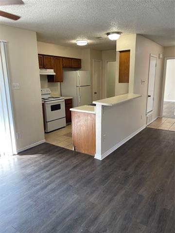 Building Photo - 6612 S Creek Dr