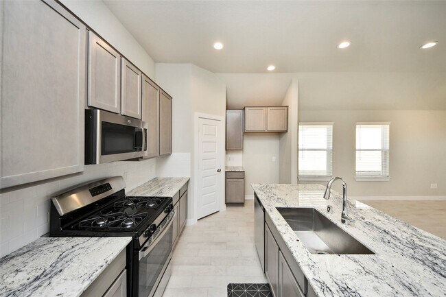 Building Photo - 11834 Maple Oak Dr