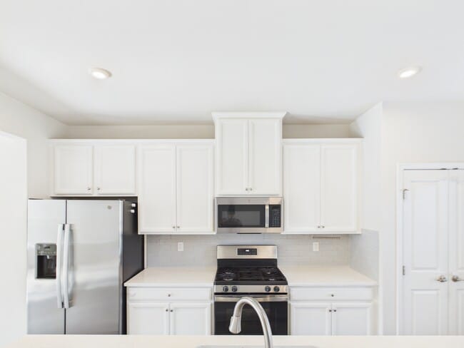 Building Photo - 2617 Grantham Place Dr