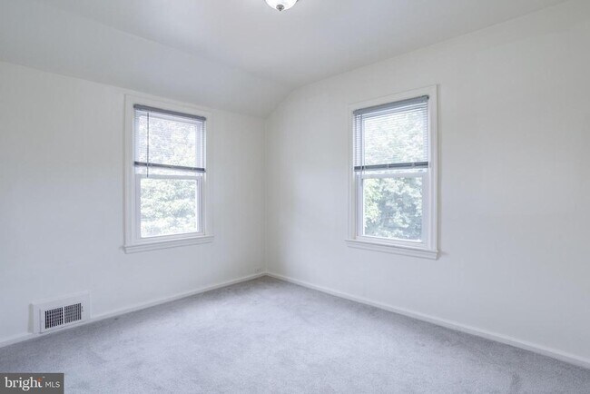 Building Photo - 2719 Albemarle Dr