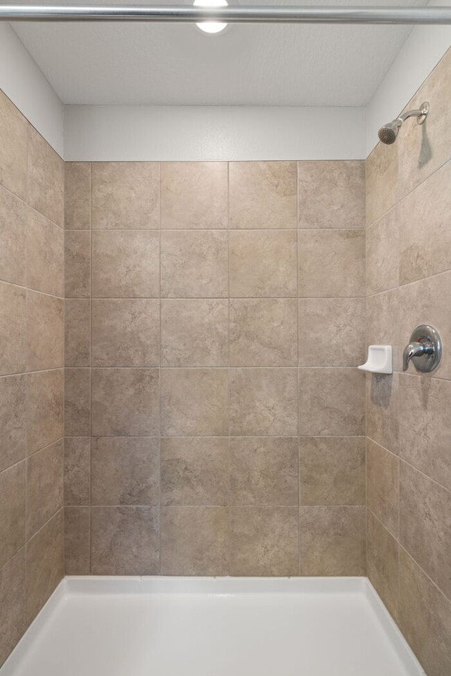 Building Photo - Like New TownHome For Rent in Touchstone!