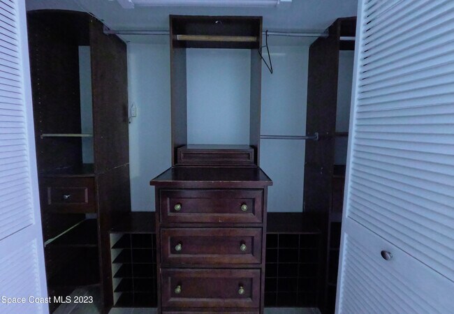 Building Photo - 3135 Shady Dell Ln