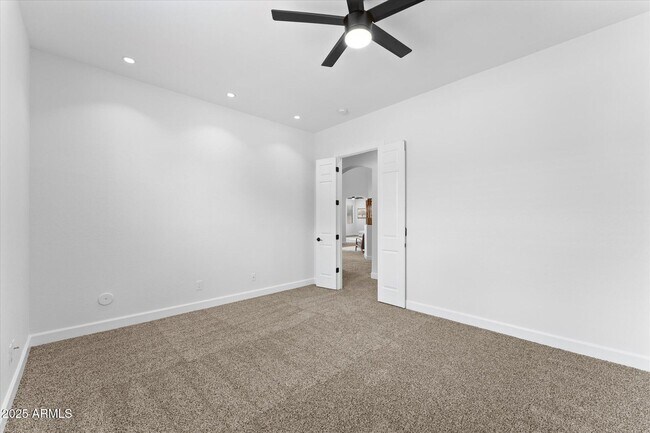 Building Photo - 3557 S Halsted Ct
