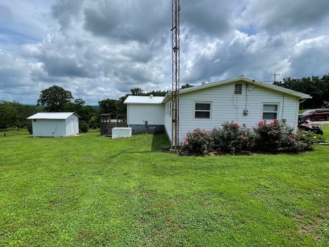 Building Photo - 3 Bedroom 1 Bathroom House Stilwell, OK