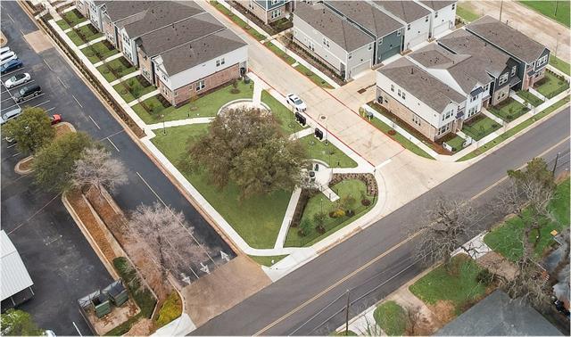 Building Photo - 509 S Mary St