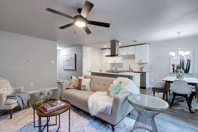 Building Photo - 3208 Northeast Dr