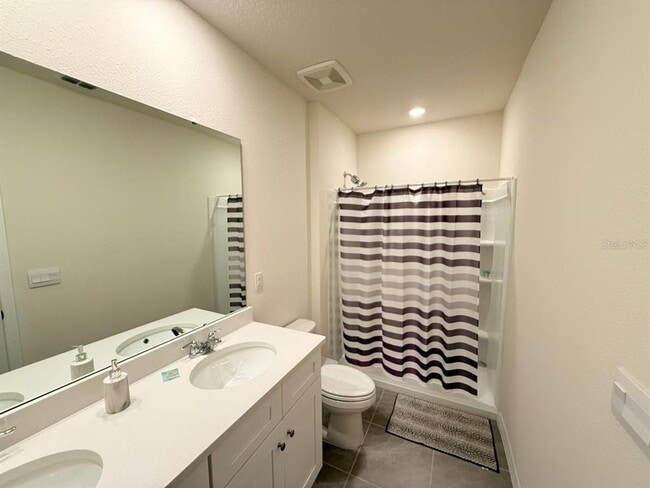 Building Photo - 2333 Penguin Blvd