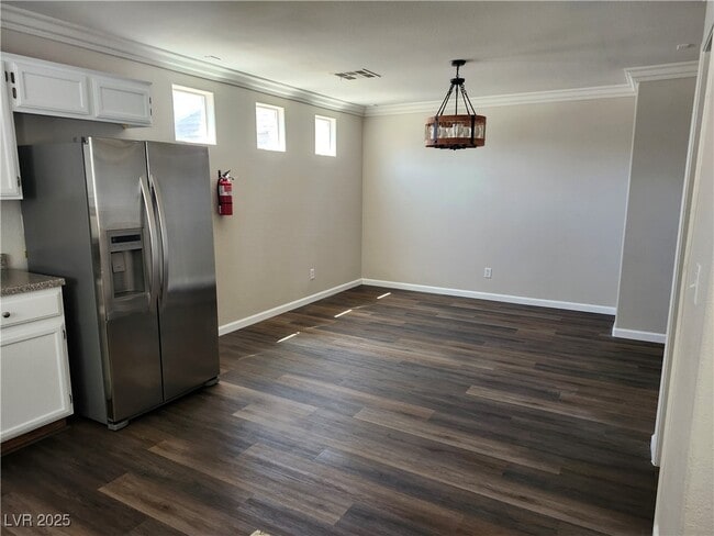 Building Photo - 5165 Paradise Skies Ave
