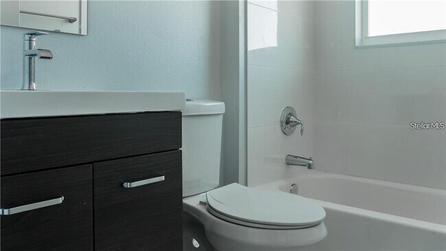 Building Photo - 1902 Sawfish Dr
