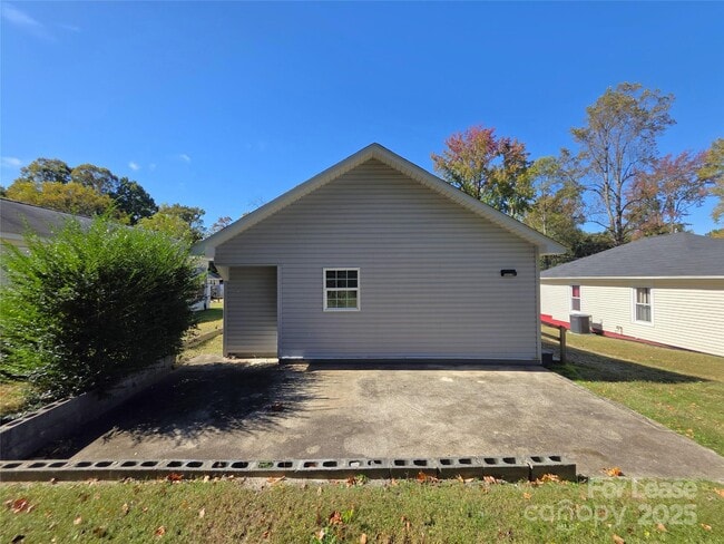 Building Photo - 815 Margate Ave