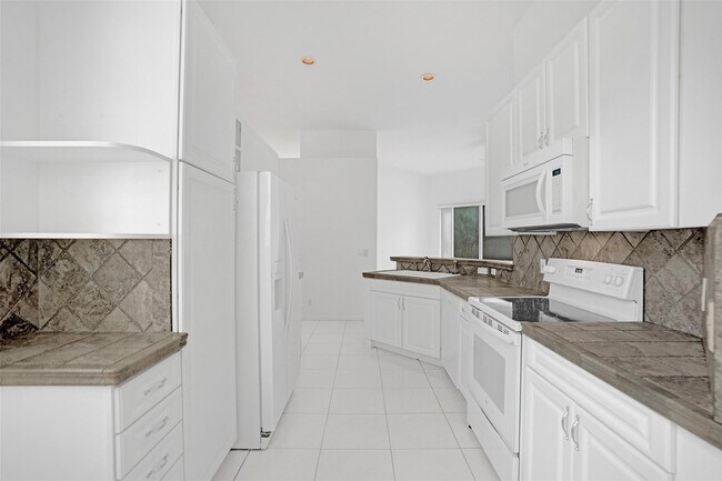 Building Photo - 6463 Colomera Dr