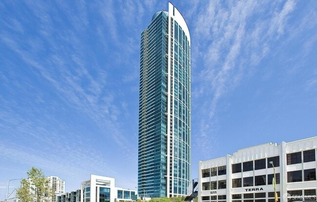 Building Photo - 425 1st St