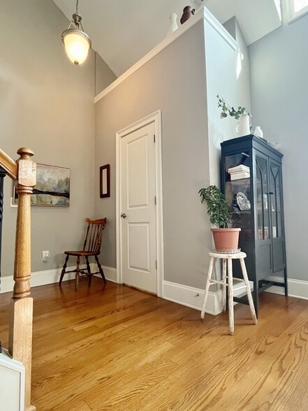 Building Photo - 6453 Chariot St