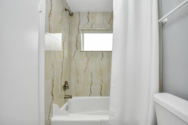 Building Photo - 6306 S Rice Ave