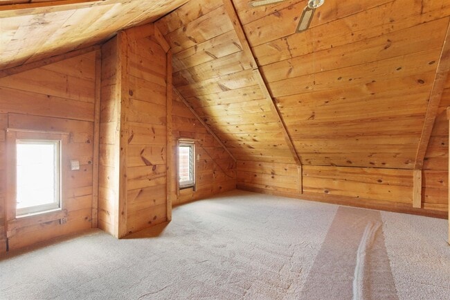 Building Photo - Coming Soon! Bright 3 Bedroom, 1.5 Bath Ho...