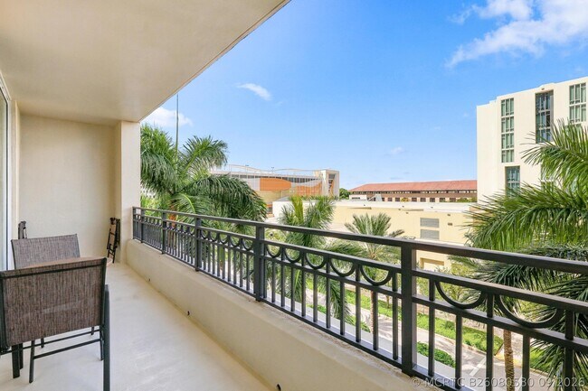 Building Photo - 550 Okeechobee Blvd