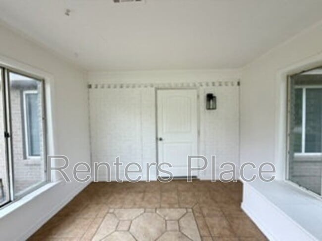 Building Photo - 5501 S Newport Ave