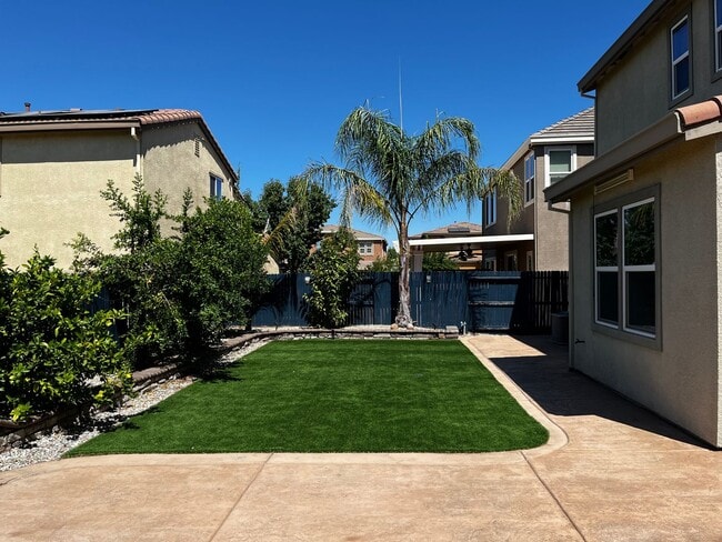 Building Photo - Executive 2828 Sqft. Rocklin 5 Bedroom, 4 ...