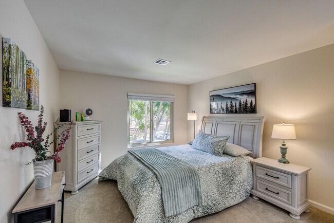 Building Photo - 10710 Dabney Dr