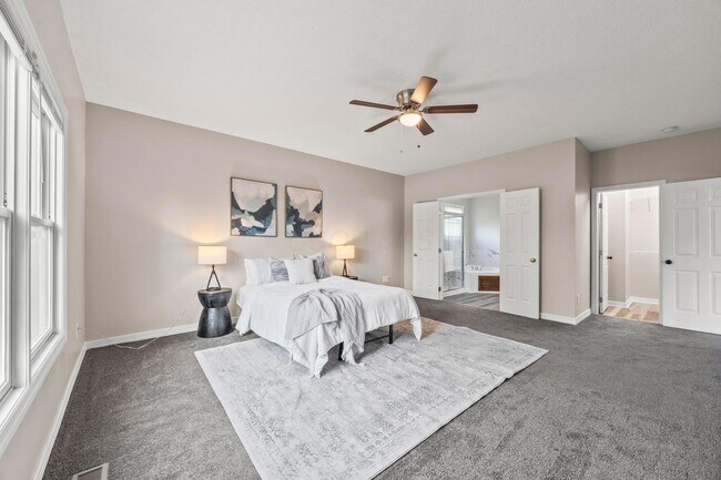 Building Photo - 5935 Pondview Ct