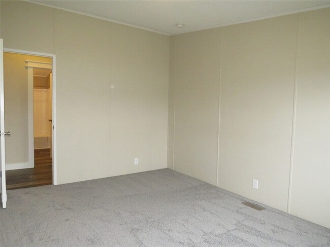 Building Photo - 2141 Crockett Rd